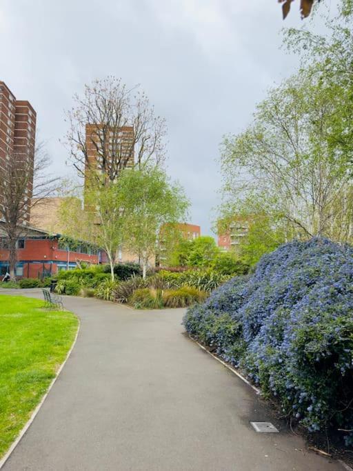 Cosy Flat Near Tower Bridge And Shard Londra